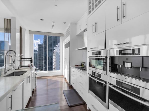 900 Brickell Key Blvd 2904, Miami FL 33131