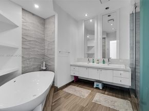 900 Brickell Key Blvd 2904, Miami FL 33131