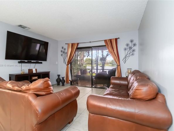 230 NW 106th Ter, Pembroke Pines FL 33026