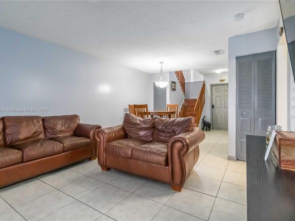 230 NW 106th Ter, Pembroke Pines FL 33026