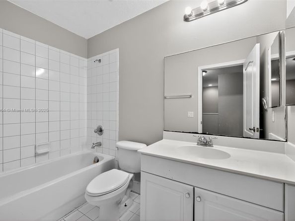 21105 NW 14th Pl, Miami Gardens FL 33169