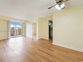 4801 NW 7th St 80316, Miami FL 33126