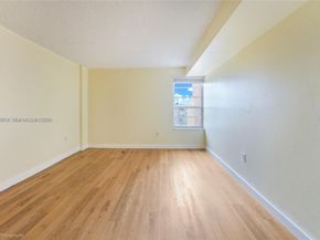 4801 NW 7th St 80316, Miami FL 33126