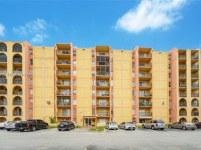 4801 NW 7th St 80316, Miami FL 33126