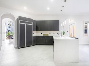 920 Captiva Dr, Hollywood FL 33019