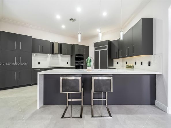 920 Captiva Dr, Hollywood FL 33019