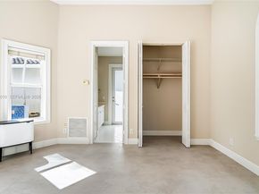 920 Captiva Dr, Hollywood FL 33019