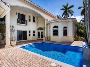 920 Captiva Dr, Hollywood FL 33019
