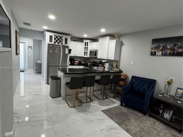 11510 SW 7th St, Sweetwater FL 33174