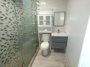 5720 NE Miami Pl, Miami FL 33137