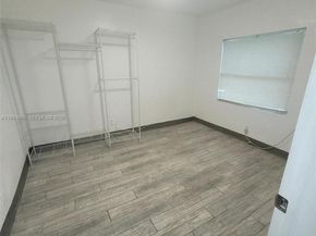 5720 NE Miami Pl, Miami FL 33137