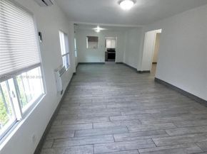 5720 NE Miami Pl, Miami FL 33137