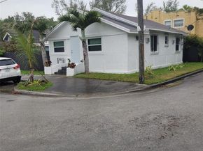 5720 NE Miami Pl, Miami FL 33137