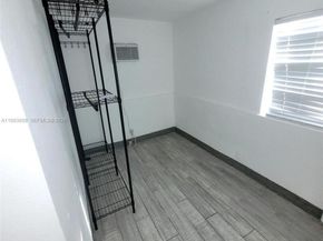 5720 NE Miami Pl, Miami FL 33137
