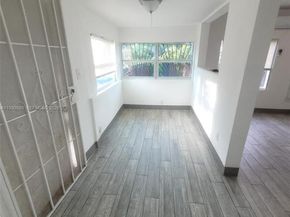 5720 NE Miami Pl, Miami FL 33137