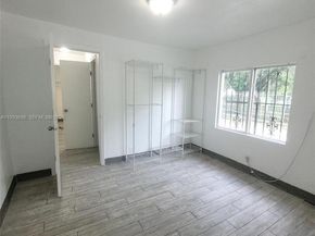 5720 NE Miami Pl, Miami FL 33137