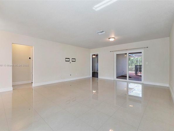 3880 Coral Hills Dr, Coral Springs FL 33065