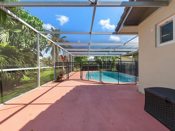 3880 Coral Hills Dr, Coral Springs FL 33065