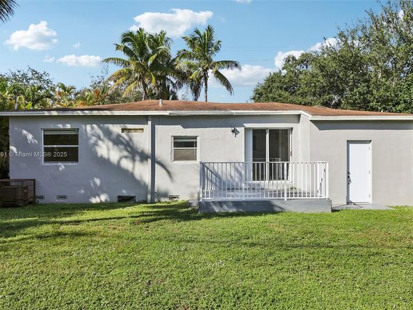 807 N 26th Ave, Hollywood FL 33020
