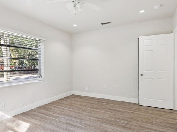 807 N 26th Ave, Hollywood FL 33020