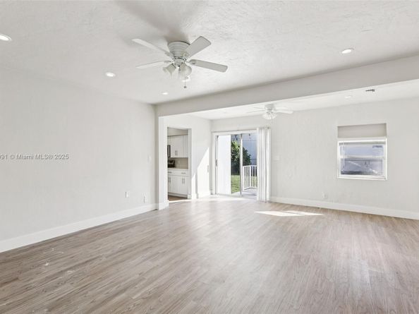 807 N 26th Ave, Hollywood FL 33020