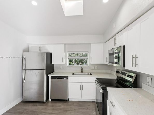 807 N 26th Ave, Hollywood FL 33020