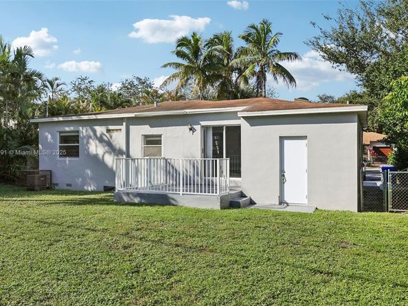 807 N 26th Ave, Hollywood FL 33020