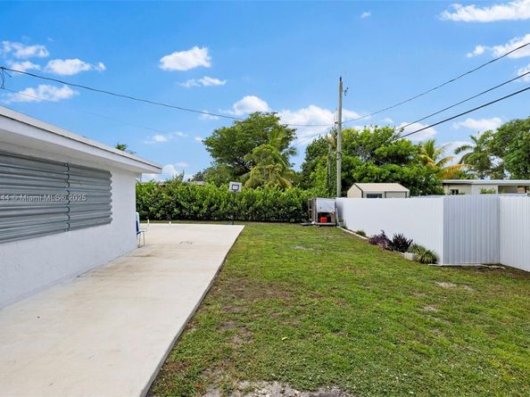 18022 NW 7th Ct, Miami Gardens FL 33169