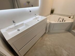 3029 NE 188th St 822, Aventura FL 33180