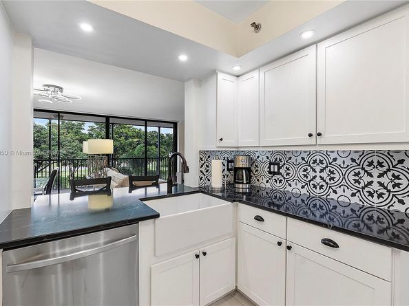 105 Lake Emerald Dr. 315, Oakland Park FL 33309