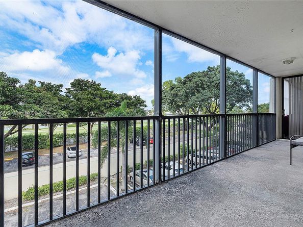 105 Lake Emerald Dr. 315, Oakland Park FL 33309