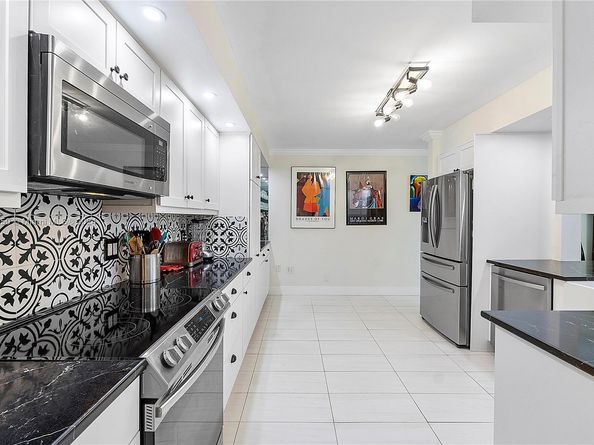 105 Lake Emerald Dr. 315, Oakland Park FL 33309