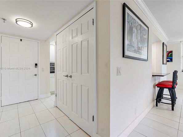105 Lake Emerald Dr. 315, Oakland Park FL 33309