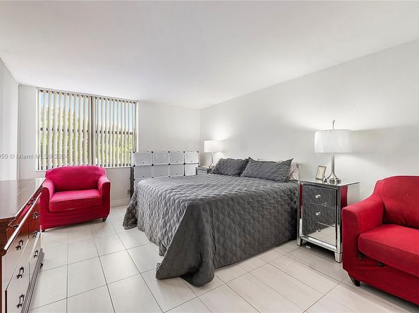 105 Lake Emerald Dr. 315, Oakland Park FL 33309