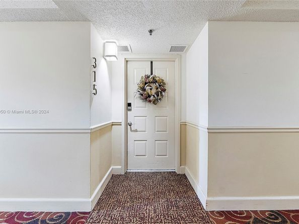 105 Lake Emerald Dr. 315, Oakland Park FL 33309