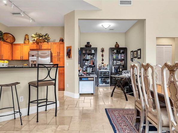 8390 SW 72nd Ave 320, Miami FL 33143