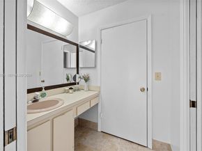 Undisclosed Address #A11990555, Boca Raton FL 33428