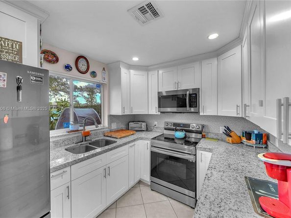 9747 NW 37th St 9747, Sunrise FL 33351