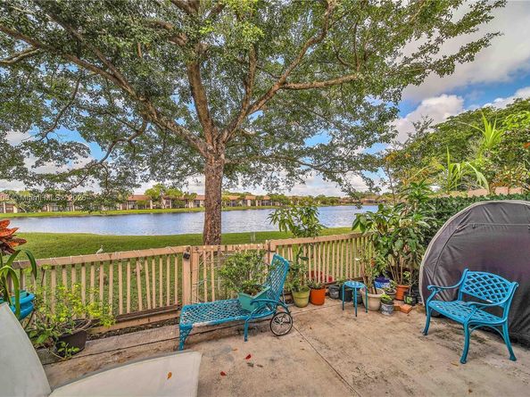 9747 NW 37th St 9747, Sunrise FL 33351