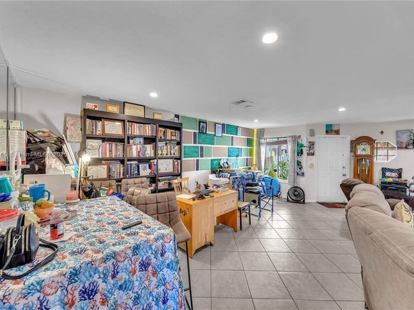 9747 NW 37th St 9747, Sunrise FL 33351