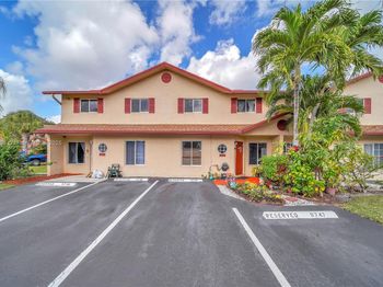 9747 NW 37th St