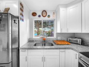 9747 NW 37th St 9747, Sunrise FL 33351