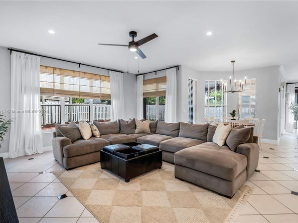 15862 SW 24th St, Miramar FL 33027