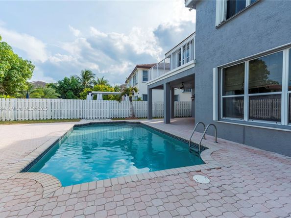15862 SW 24th St, Miramar FL 33027