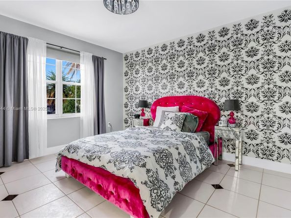 15862 SW 24th St, Miramar FL 33027