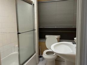 911 NW 22nd Pl, Miami FL 33125