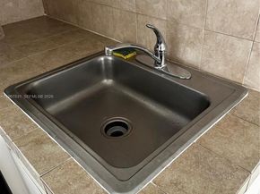 911 NW 22nd Pl, Miami FL 33125