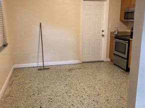 911 NW 22nd Pl, Miami FL 33125