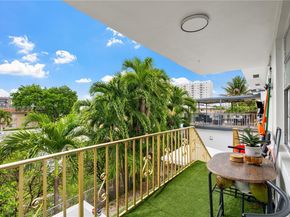 911 NW 22nd Pl, Miami FL 33125