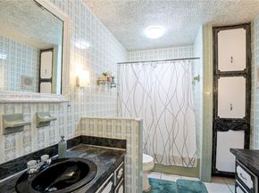 911 NW 22nd Pl, Miami FL 33125